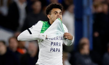 Luis Díaz's emotional late equaliser denies Luton victory against Liverpool | Premier League | The Guardian