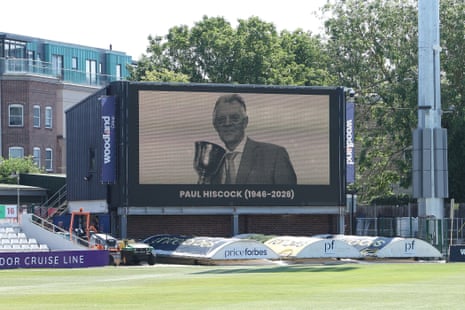 Μια φωτογραφία του Paul Hiscock στη μεγάλη οθόνη στο Chelmsford.
