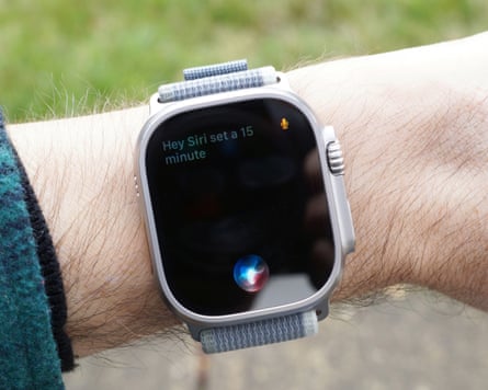 Apple Watch Ultra 2 - Siri