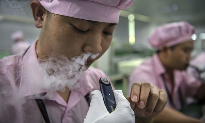 Shenzhen, vaping capital of the world, holds its breath as health concerns spiral | China | The Guardian Shenzhen, vaping capital of the world, holds its breath as health concerns spiral | China | The Guardian