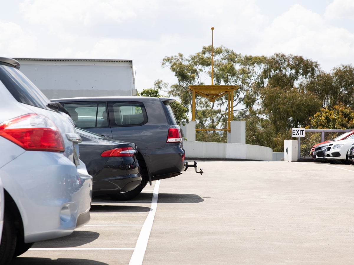 Australia may increase standard car parking spaces as huge vehicles  dominate the streets, Transport