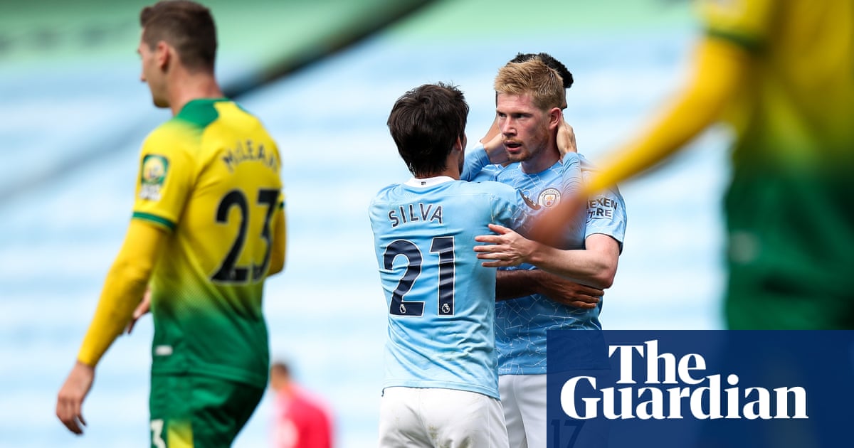 Manchester City mark David Silvas swansong with thrashing of Norwich