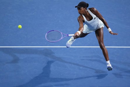 كوكو غوف تواجه متلازمة المحتال في طريقها إلى نصف نهائي بطولة ميامي المفتوحة كوكو غوف تواجه متلازمة المحتال في طريقها إلى نصف نهائي بطولة ميامي المفتوحة