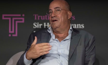 Jeff Zucker speaking at an investigative journalism event