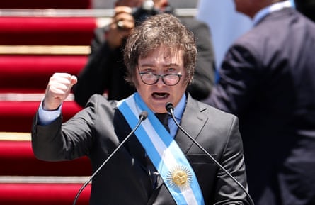 El presidente argentino Javier Milei pronuncia un discurso.