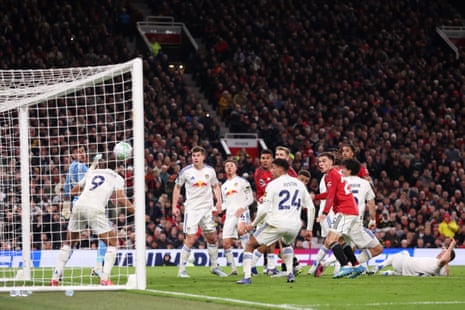 Dominic Calvert-Lewin clears from Casemiro.