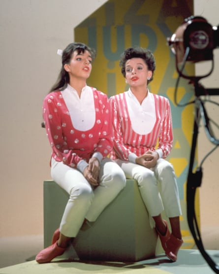Minnelli performs with her mother on The Judy Garland Show in 1963.