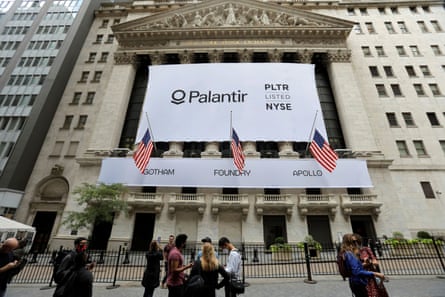The Palantir logo at the New York stock exchange