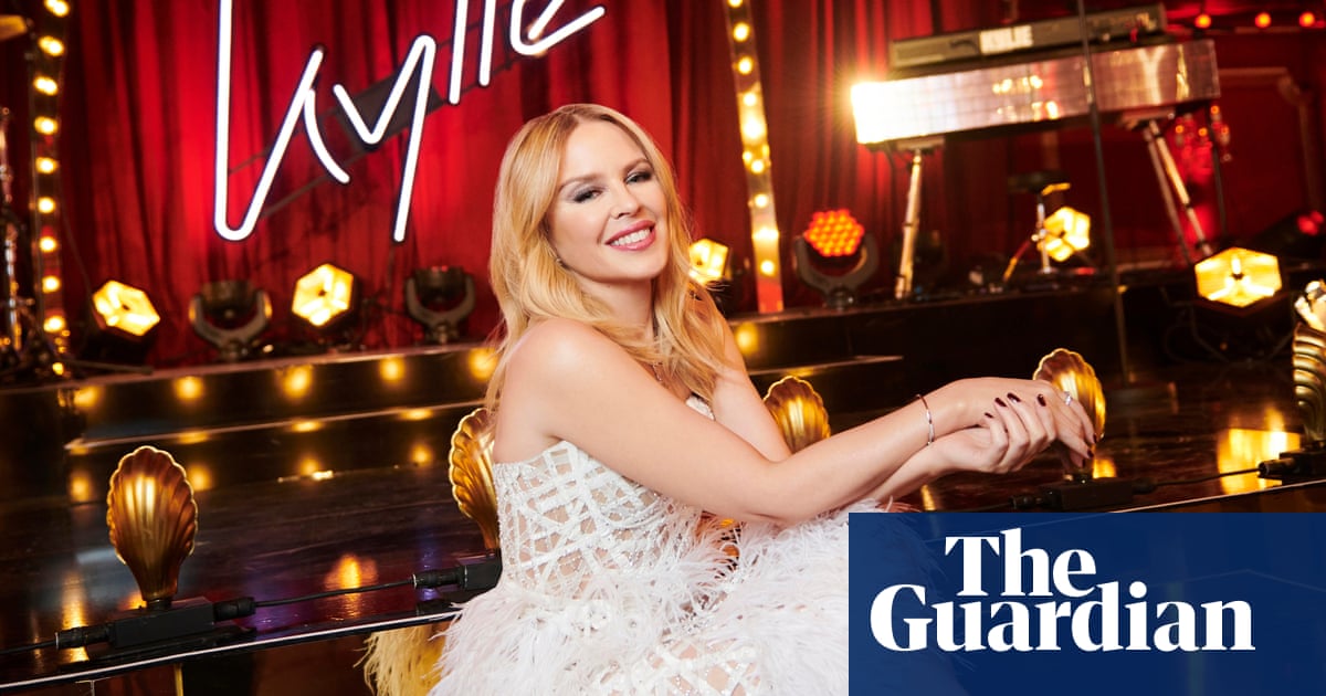 Kylie On Her 2019 Maybe I Should Go Back To Glastonbury And Get Real Sloshy Kylie Minogue The Guardian