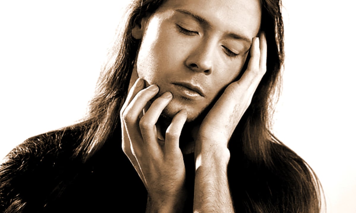 threatin band creates fake fanbase for