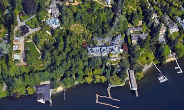 Aerial view of Jeff Bezos’s mansion on Lake Washington.