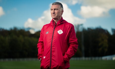Nigel Pearson is happy managing OH Leuven, where fans and players drink together after the match. ‘There’s a realism to it here, a humility,’ he says.