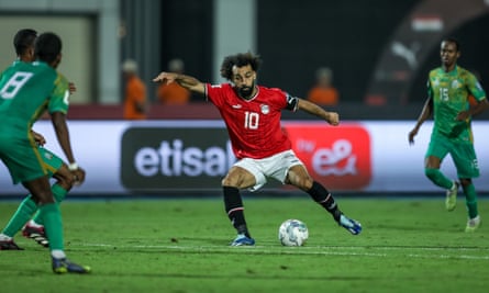 محمد صلاح يسجل أحد أهدافه الأربعة لمصر أمام جيبوتي في القاهرة