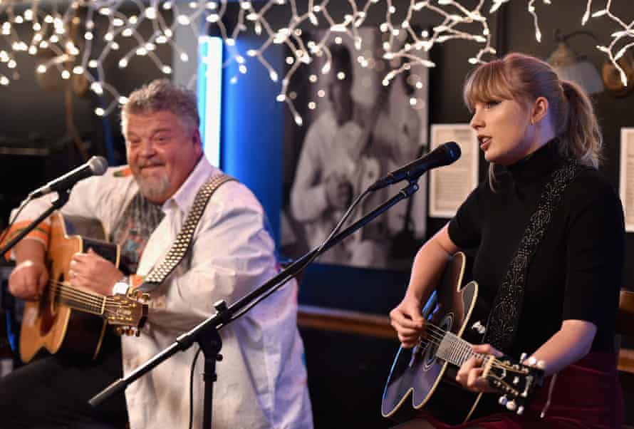 Taylor Swift and Craig Wiseman at the Bluebird Cafe in 2018