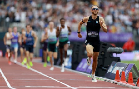 Josh Kerr crosses the finishing line