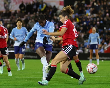 Khadija Shaw blasts Manchester City into the lead at the Progress With Unity Stadium