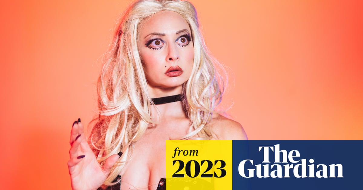 Like a naughty Siri': friendly sex robot Vanessa 5000 asks audiences to test her powers | Edinburgh festival 2023 | The Guardian Like a naughty Siri': friendly sex robot Vanessa 5000 asks audiences to test her powers | Edinburgh festival 2023 | The Guardian