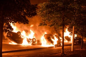 Cars burn in Nanterre