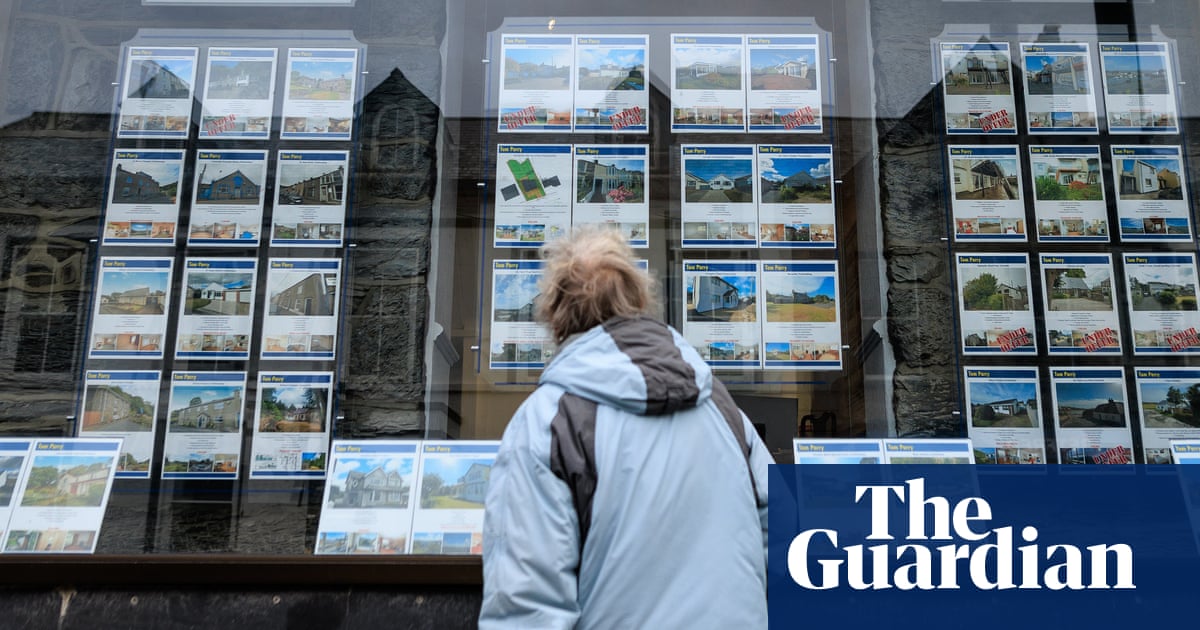 Tell us: have you recently succeeded in buying a home in a UK holiday hotspot?