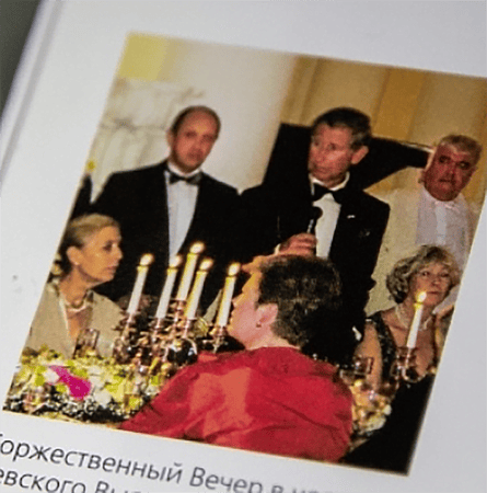 Prigozhin behind Prince Charles during a gala evening at the Hermitage in 2003