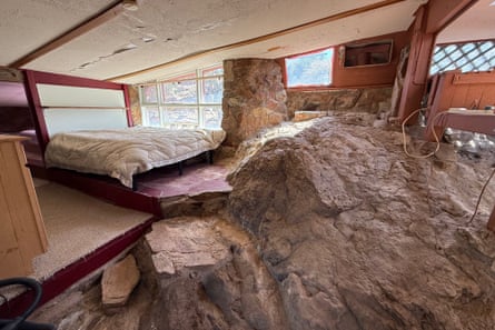 boulders in bedroom