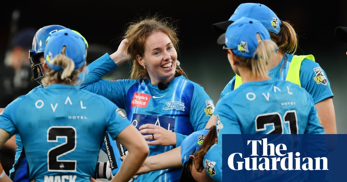 Strikers’ Amanda-Jade Wellington mesmerises Heat with historic bowling figures