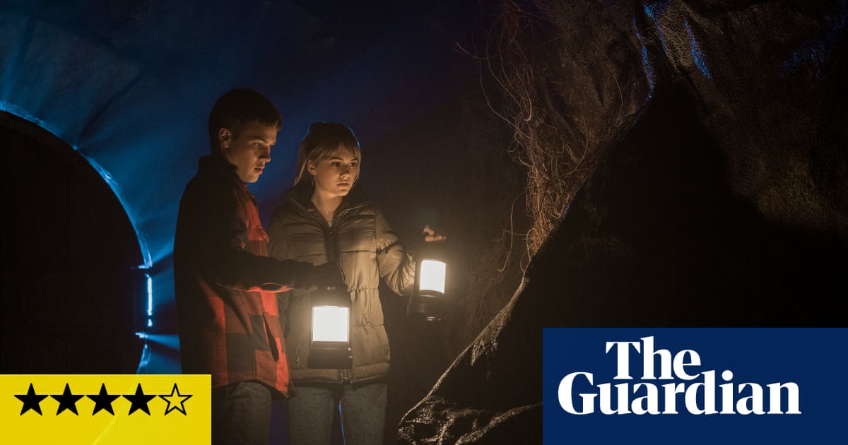 Locke And Key Review Step Inside Netflix S House Of Horrors