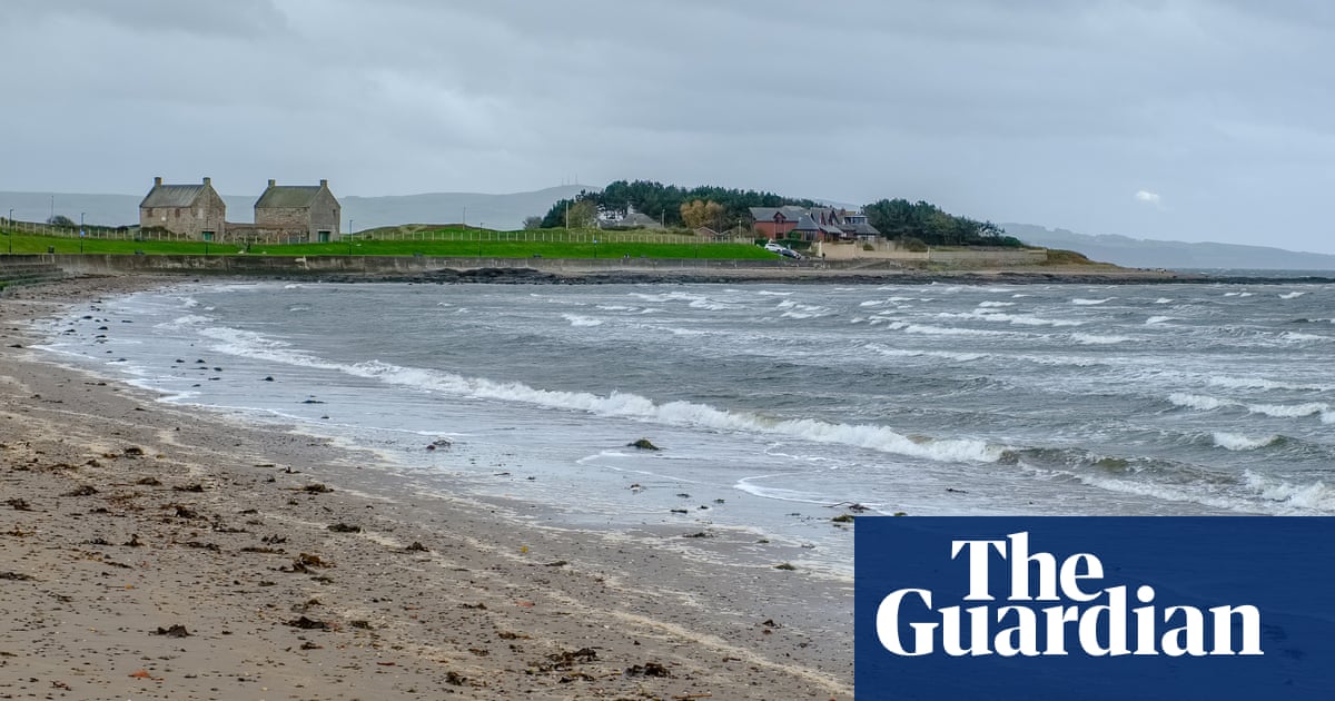 Police launch investigation after human leg found on beach in South Ayrshire