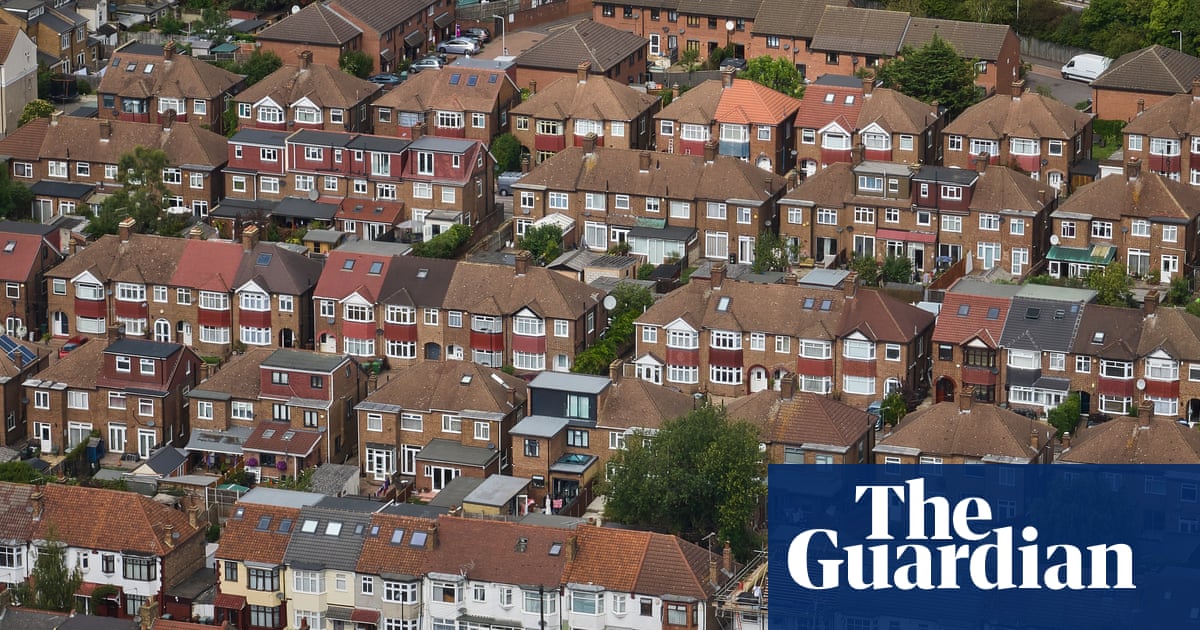 Organised crime gangs blamed for red paint and graffiti attacks on homes in London | London | The Guardian