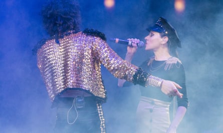 Client Liaison and Tina Arena performing at Splendour in the Grass in 2017