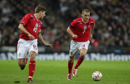 David Bentley playing for England against Switzerland in 2008 alongside Steven Gerrard