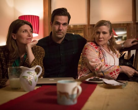 Sharon Horgan, Rob Delaney and Carrie Fisher sat round a kitchen table