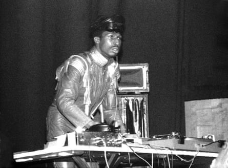 Grandmaster Flash and the Furious Five, Members, Songs, The Message, White  Lines, & Facts
