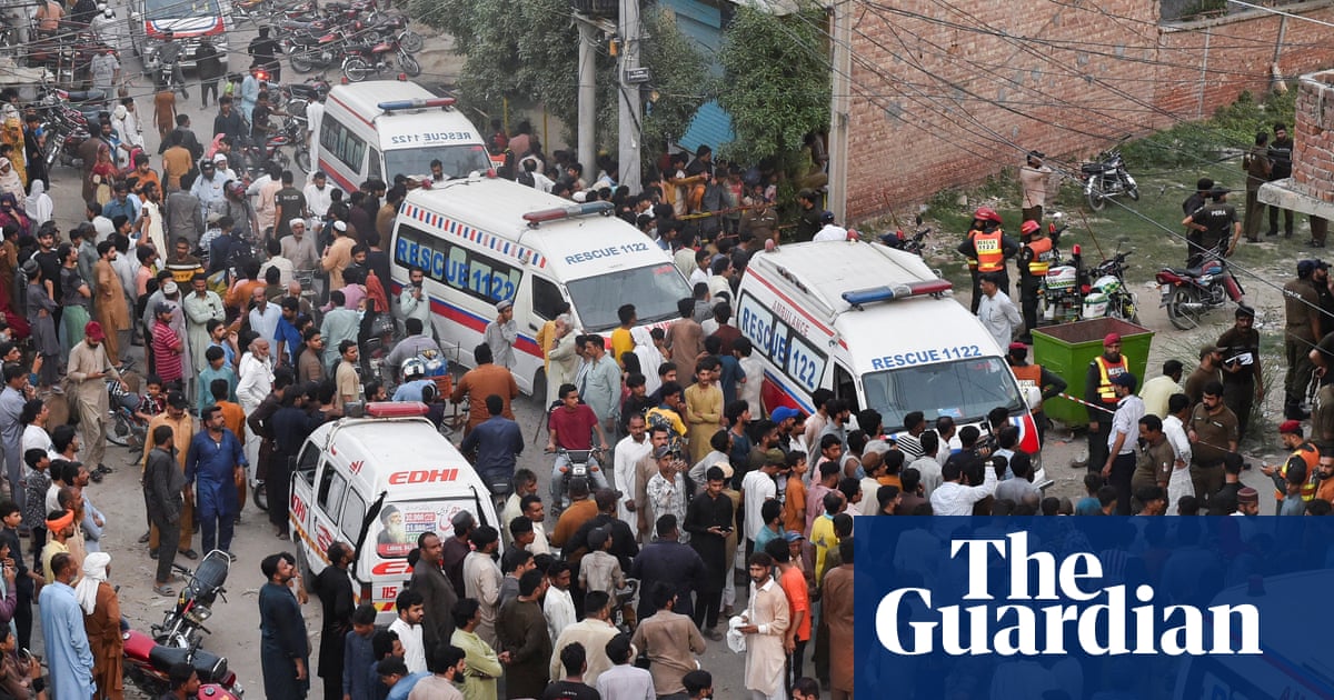 Pakistan roof collapse kills 14 children at tutoring centre