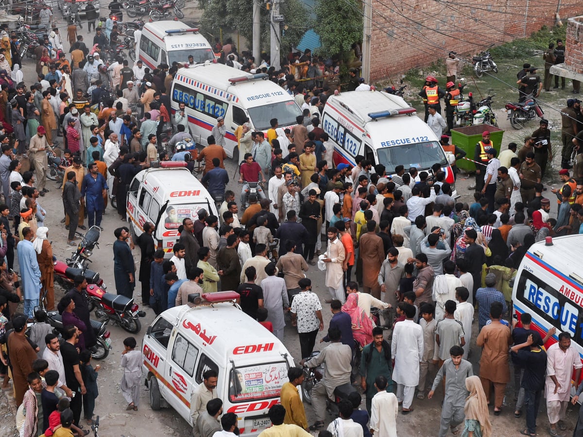 Pakistan roof collapse kills 14 children at tutoring centre | Pakistan | The Guardian