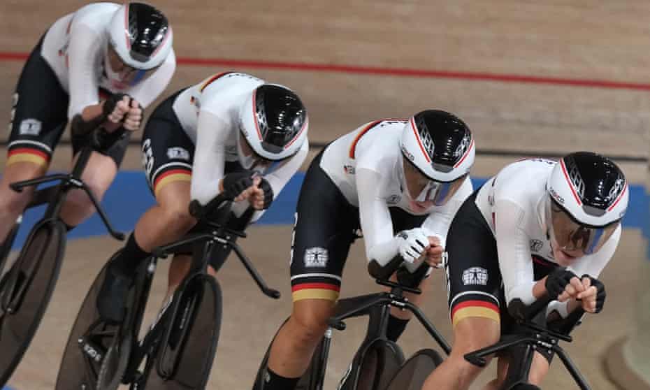 Germany raced to gold in the women’s team pursuit competition.