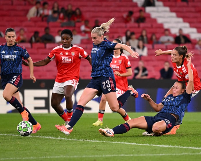 Arsenal Dominates Benfica in Women's Champions League Clash