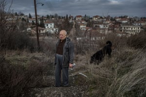 Aristokratis is one of the 10 last residents of Mavropigi.