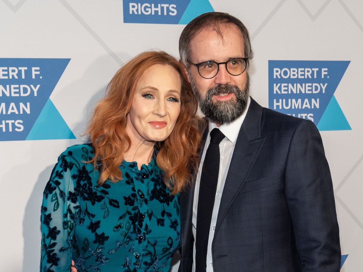 Jk Rowling Returns Human Rights Award To Group That Denounces Her Trans Views Jk Rowling The Guardian