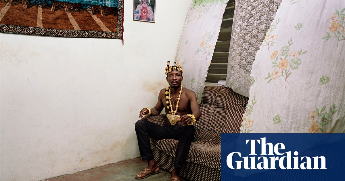 Artist who ‘reclaims black experience’ wins Deutsche Börse photography prize