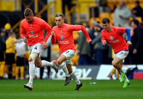 Manchester Metropolis v Fulham, Premier League, FA Cup and extra: soccer clockwatch – dwell | Soccer 1 Leandro Trossard warms up.