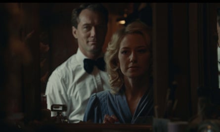 Jude Law and Carrie Coon in The Nest.