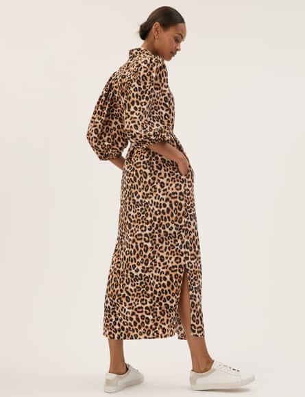 Robe, 45 £, marksandspencer.com