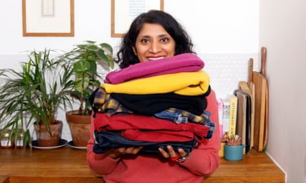 Fighting fast fashion by auditing clothes, upcycling the 'skinny pile' and  doing a wardrobe freeze - ABC News