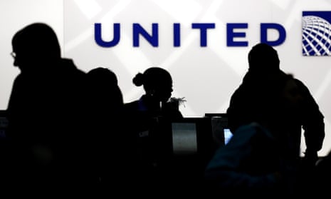 United Airlines to refund tickets for all customers on infamous