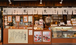 Stalls selling local snacks and sweet near Dazaifu’s Tenmangu Shrine.