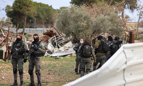 Israeli police evict Palestinian family from Sheikh Jarrah home