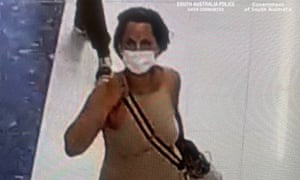 Una donna presumibilmente in fuga dal Midi Hotel