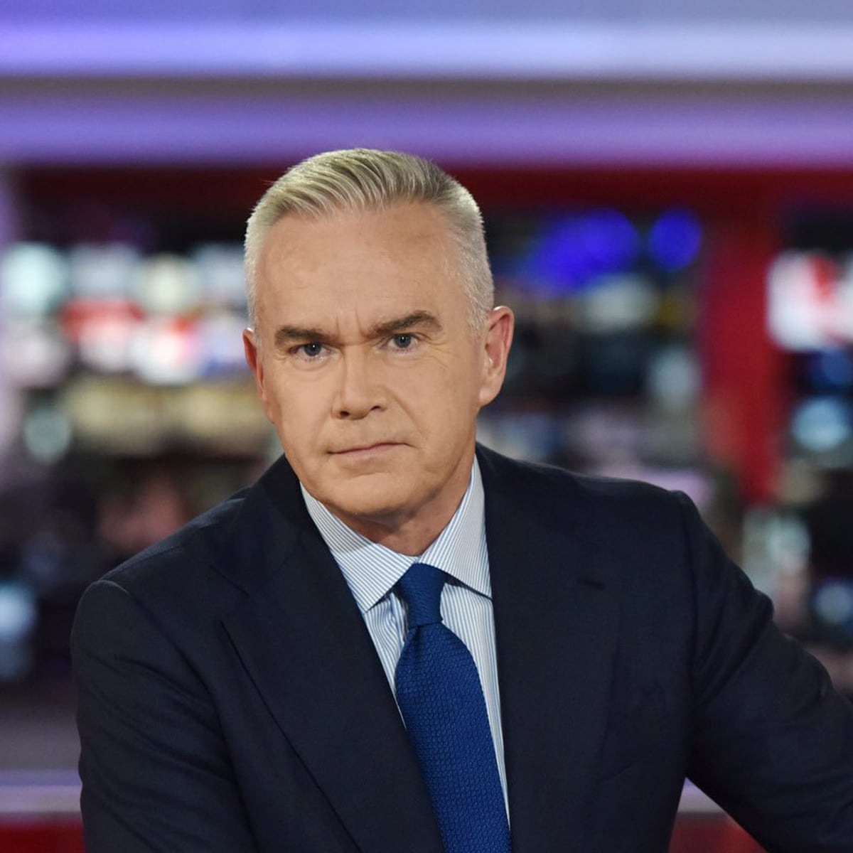 Huw Edwards children's ages