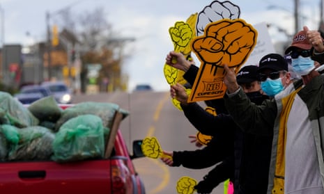 Canadian Union of Public Employees workers strike in Moncton, New Brunswick on 1 November 2021. 